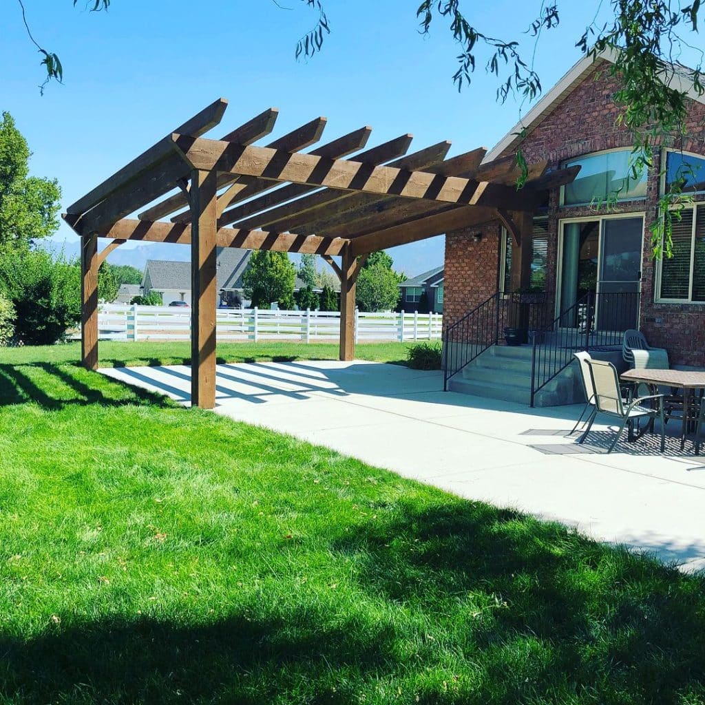Read more about the article Transforming Your Backyard with A Pergola