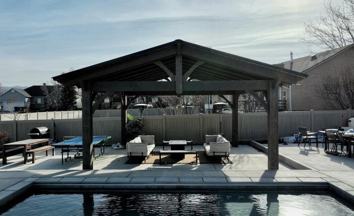 You are currently viewing Enhancing Pergola Privacy: Enjoying Secluded Retreats
